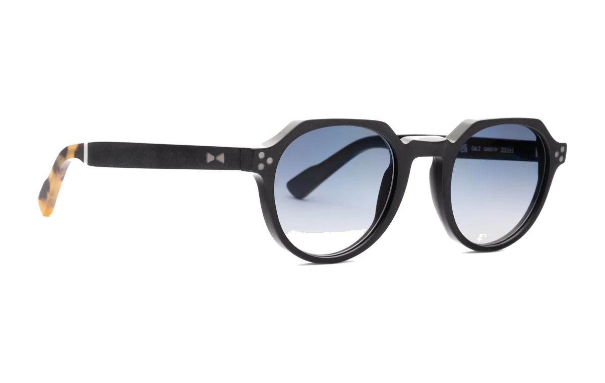 Óculos de sol Snob Milano SNA1010, armação preta redonda facetada com lente azul degradê